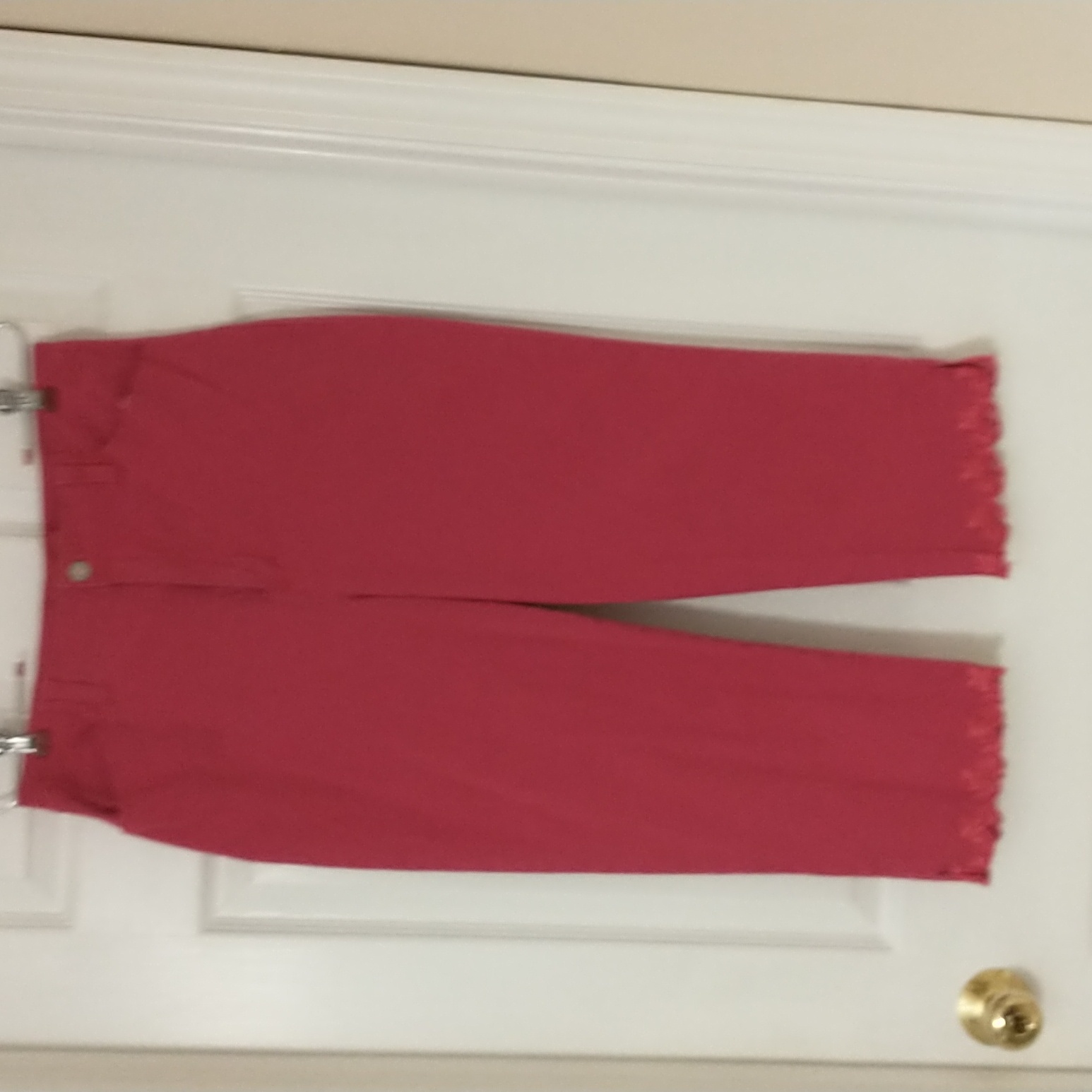Capris Size 8 Raspberry
